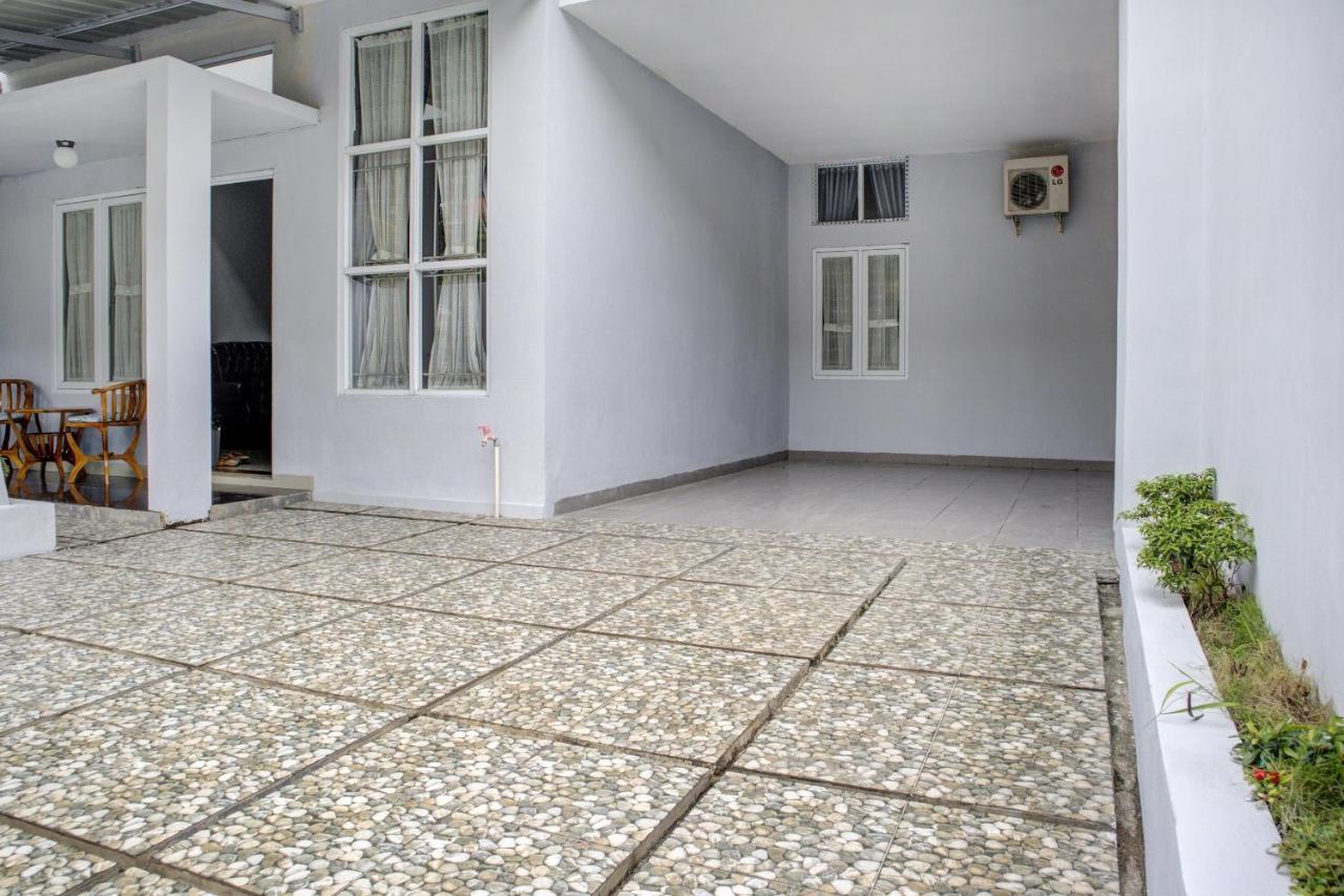 Oyo 3690 Wisma Yani Syariah パダン エクステリア 写真