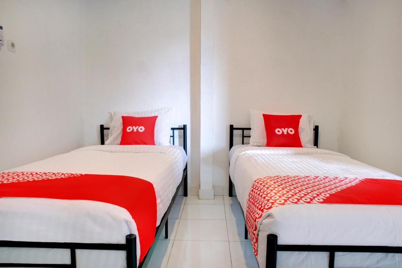 Oyo 3690 Wisma Yani Syariah パダン エクステリア 写真