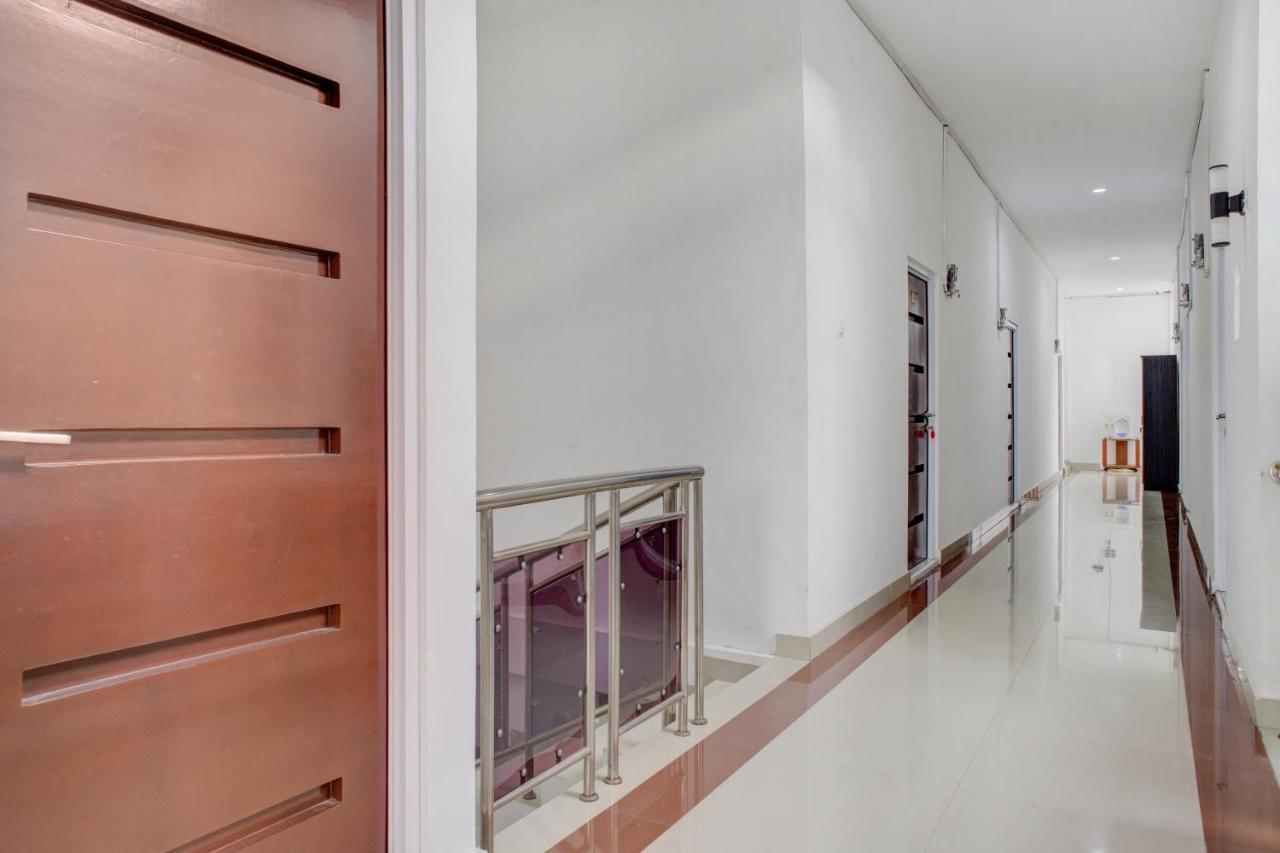 Oyo 3690 Wisma Yani Syariah パダン エクステリア 写真