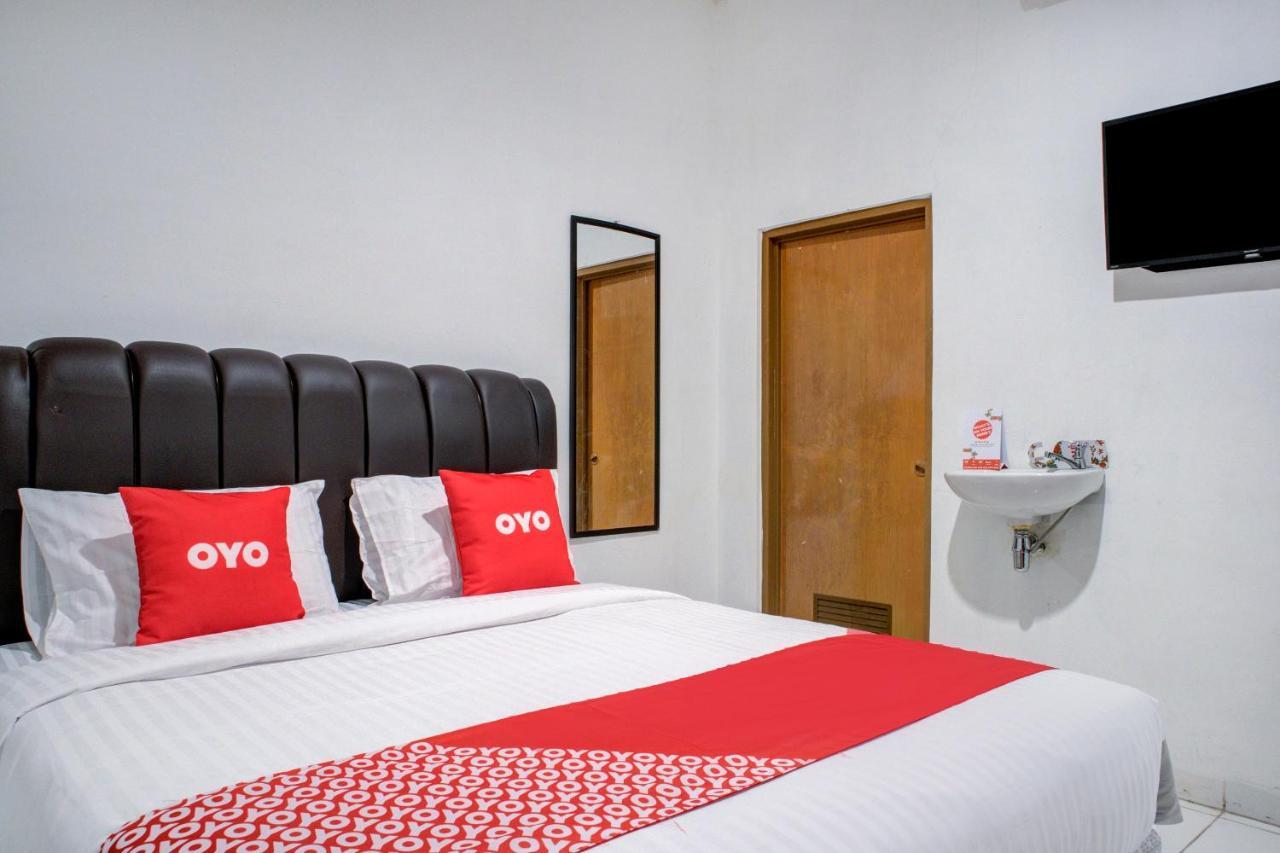 Oyo 3690 Wisma Yani Syariah パダン エクステリア 写真