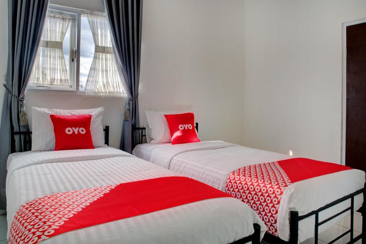 Oyo 3690 Wisma Yani Syariah パダン エクステリア 写真