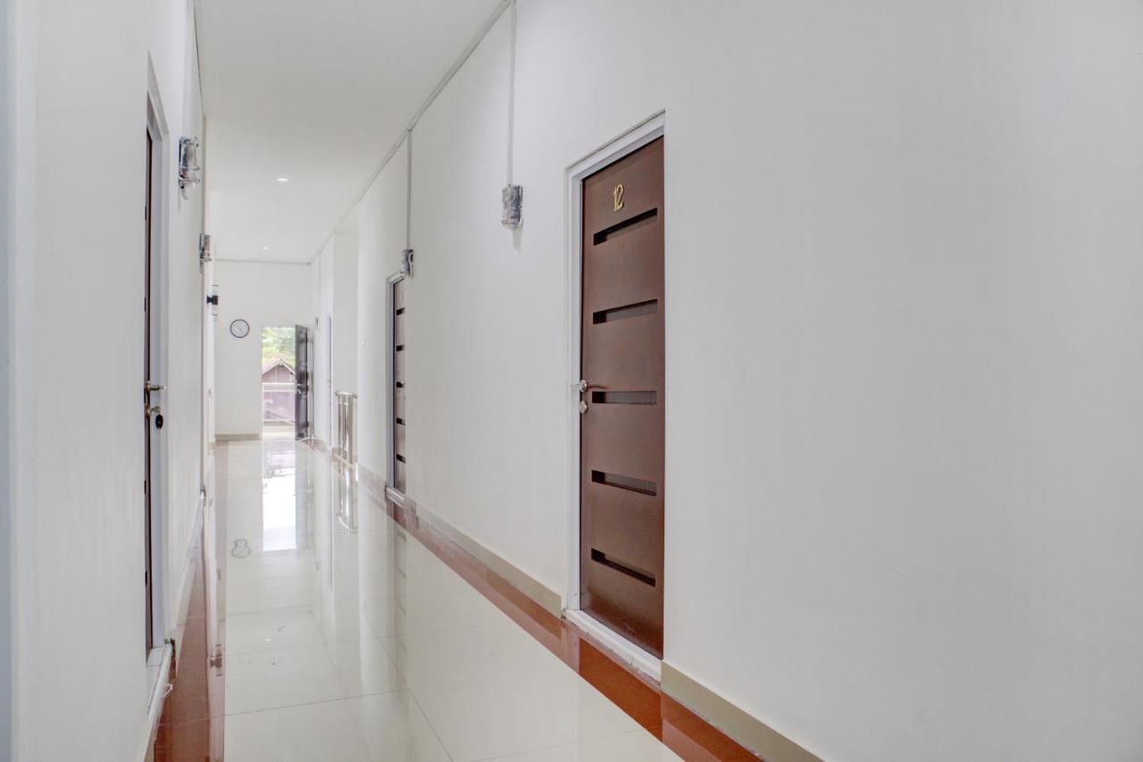 Oyo 3690 Wisma Yani Syariah パダン エクステリア 写真