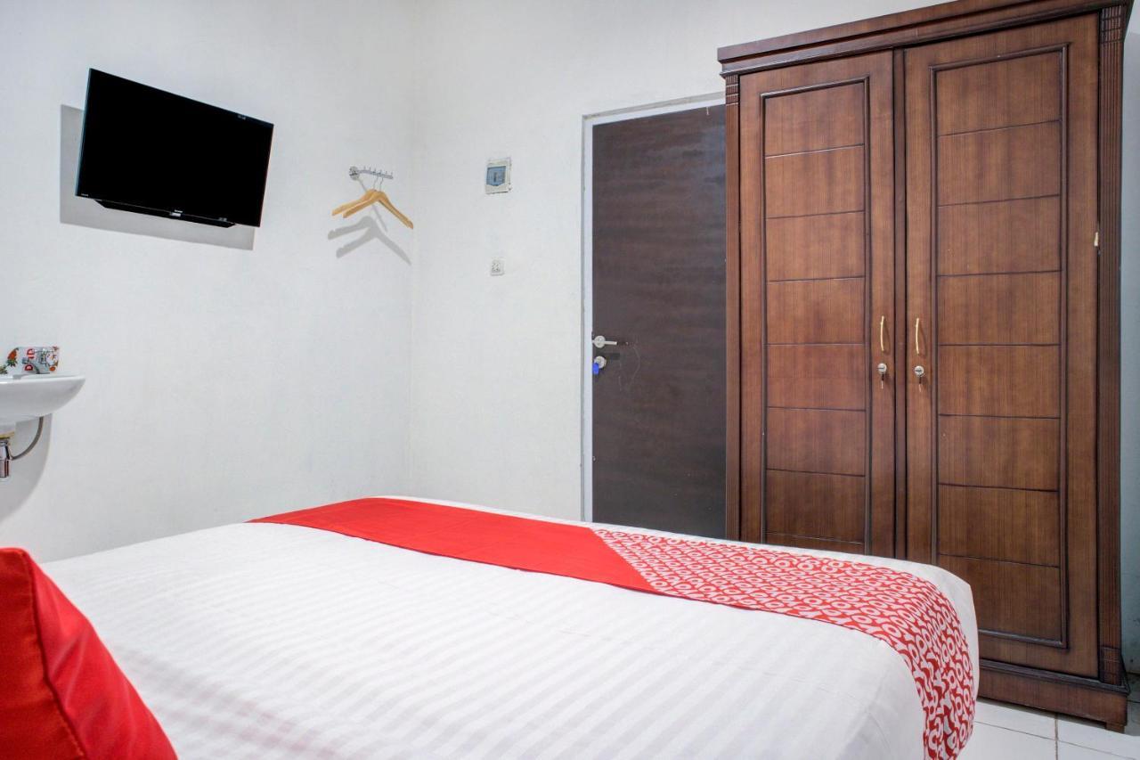 Oyo 3690 Wisma Yani Syariah パダン エクステリア 写真